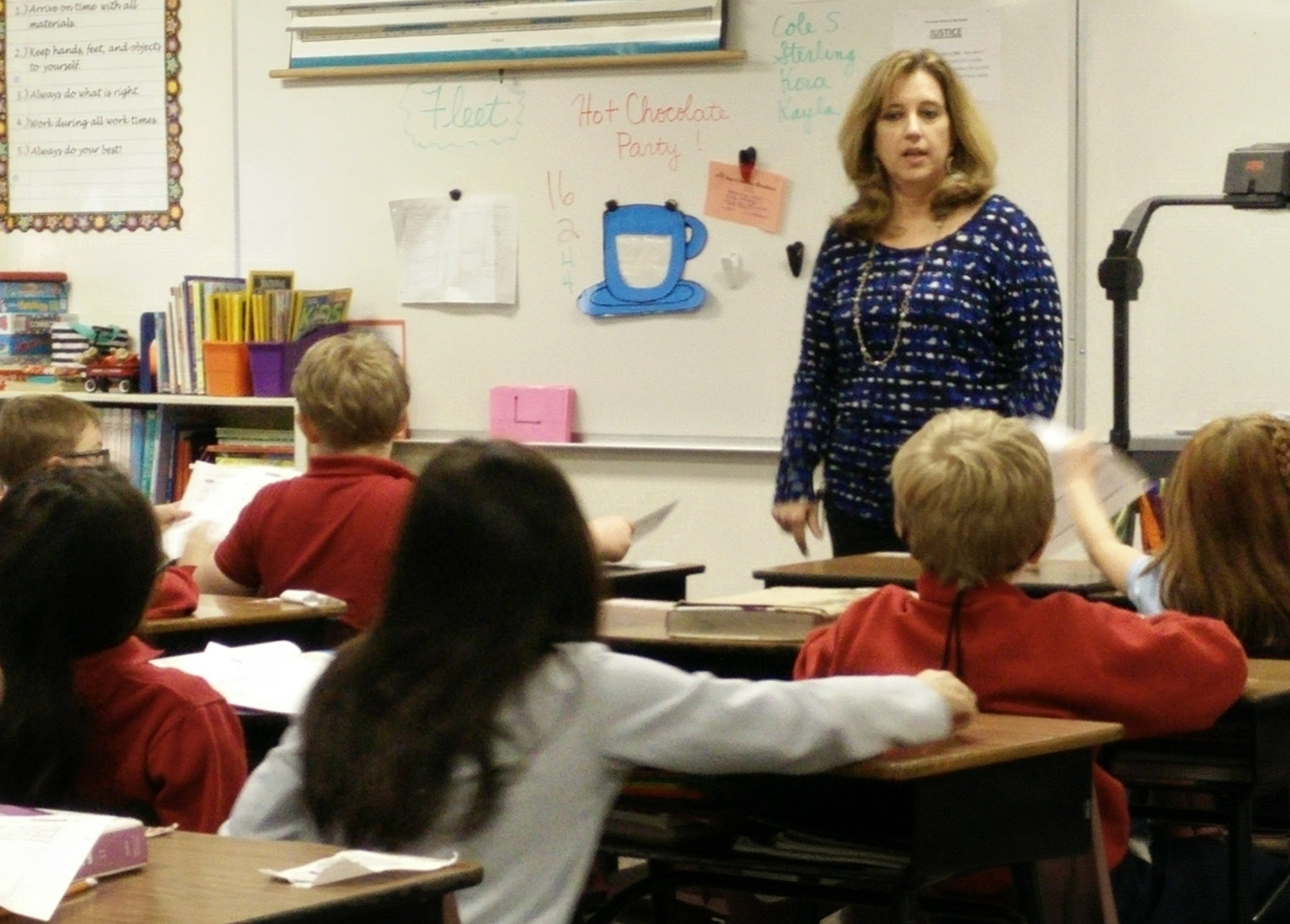 students at the vanguard school learning spanish